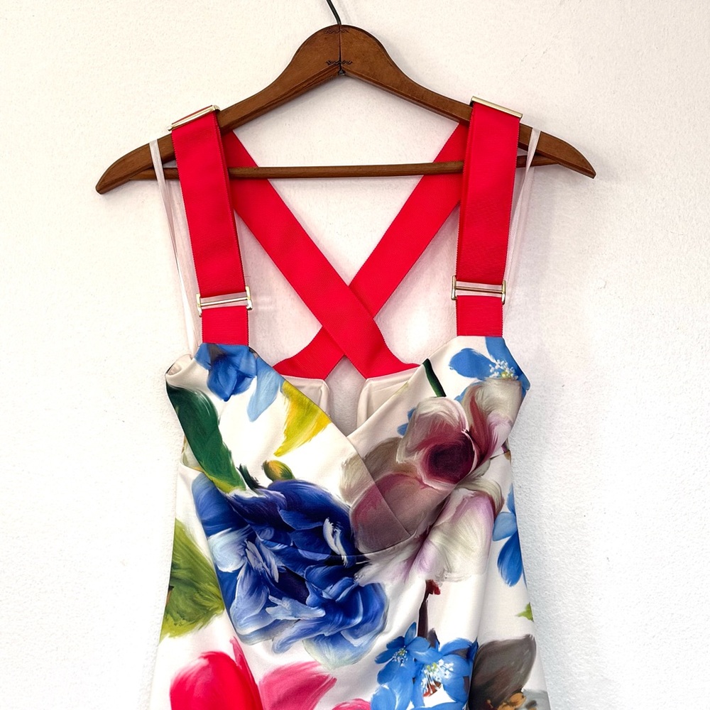 Ted Baker Floral White and Red Sleeveless Sweetheart Bodycon Midi Dress - Picture 4 of 16